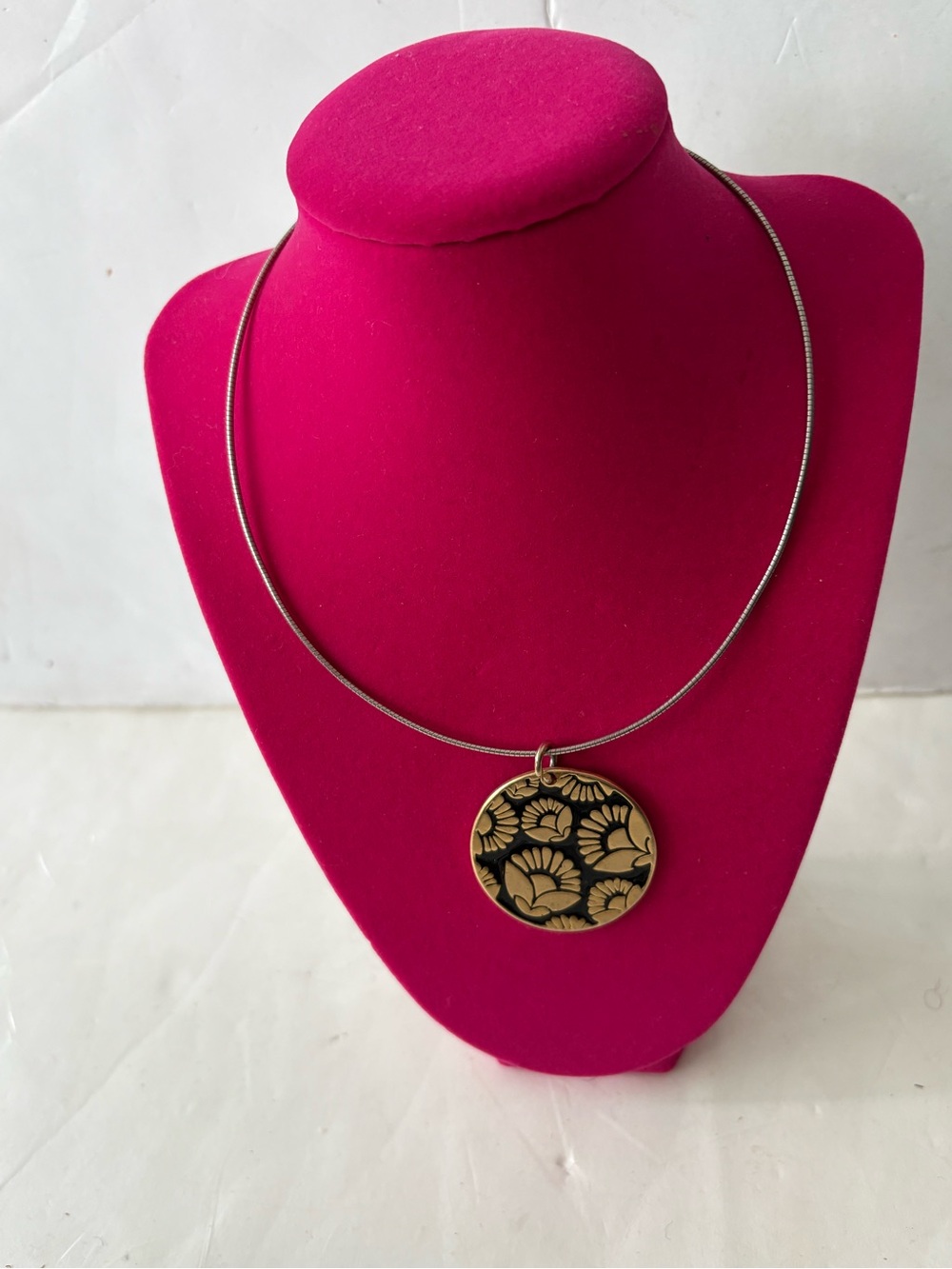 Vintage foxy 2 sided Gold Floral Pendant Necklace - Women's Jewelry